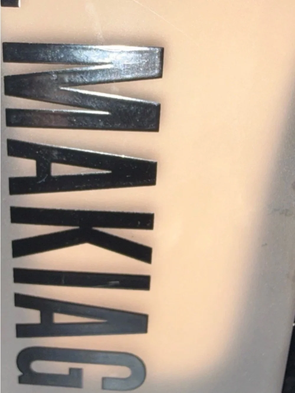 IL MAKIAGE Flawless Base Foundation - Beige Tone cl #140 woke Up Like This